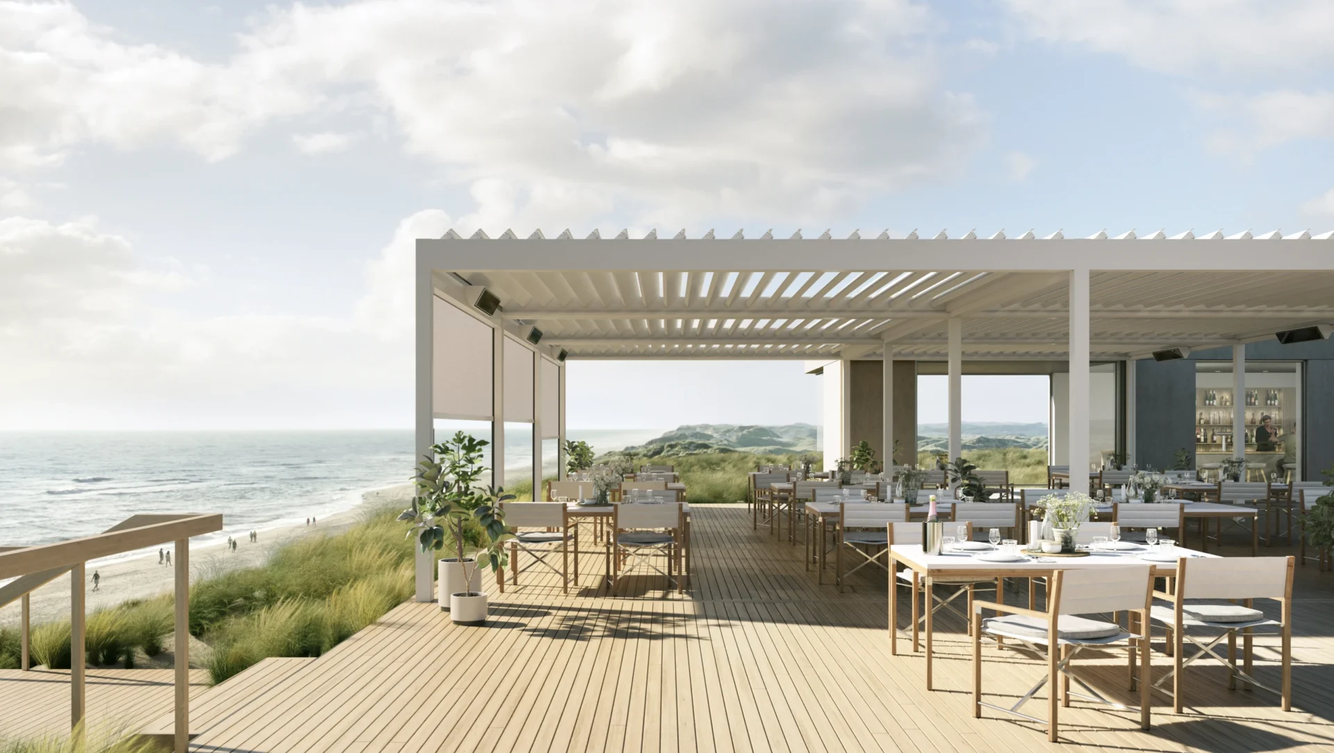 Moderne Strandterrasse mit Meerblick und eleganten Essbereichen